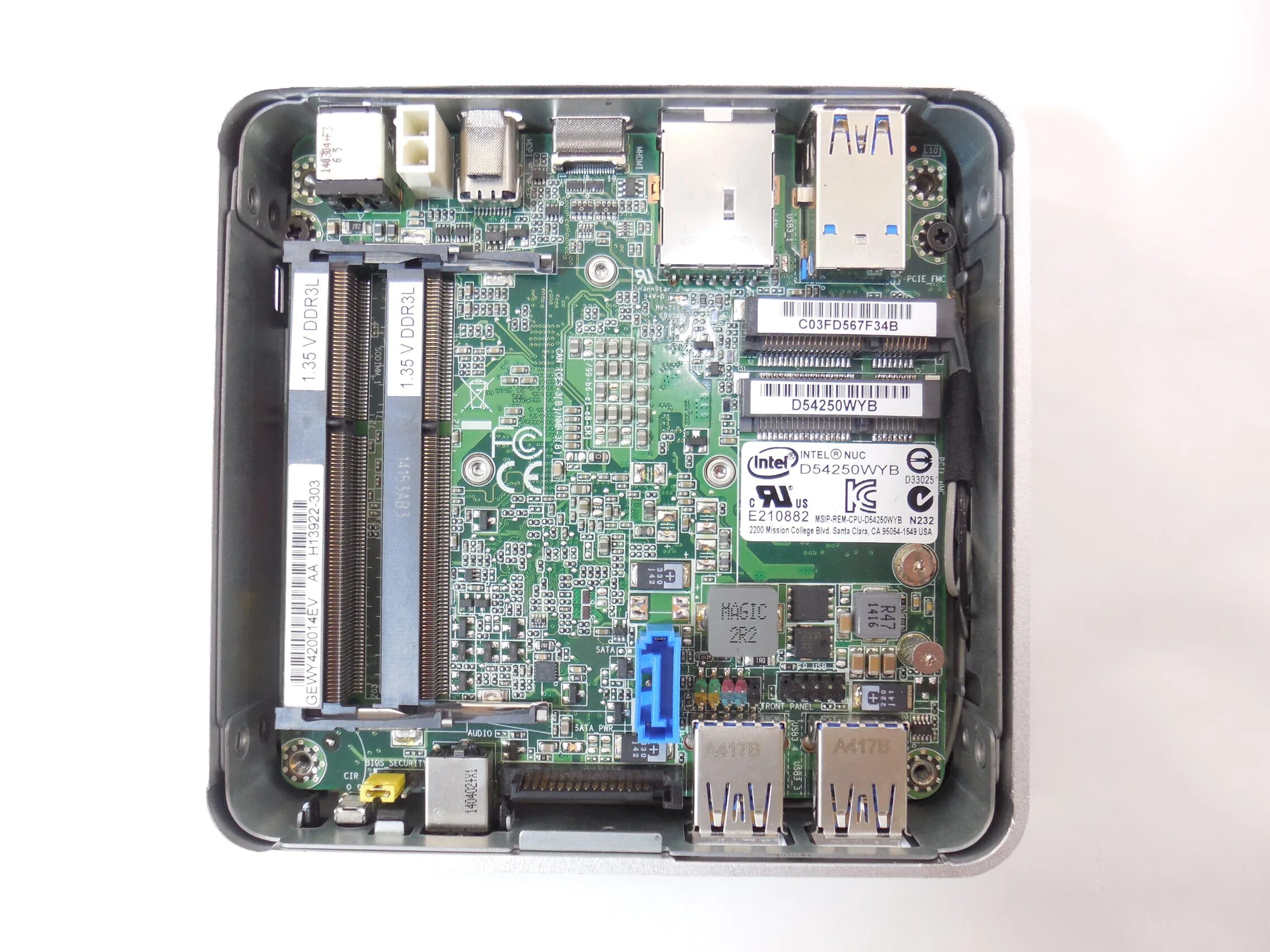 Неттоп intel core i5. Процессор Intel NUC i7. Неттоп Intel NUC, i5 7300u. Платформа Intel nuc9i9qnb. Intel NUC Core i5.