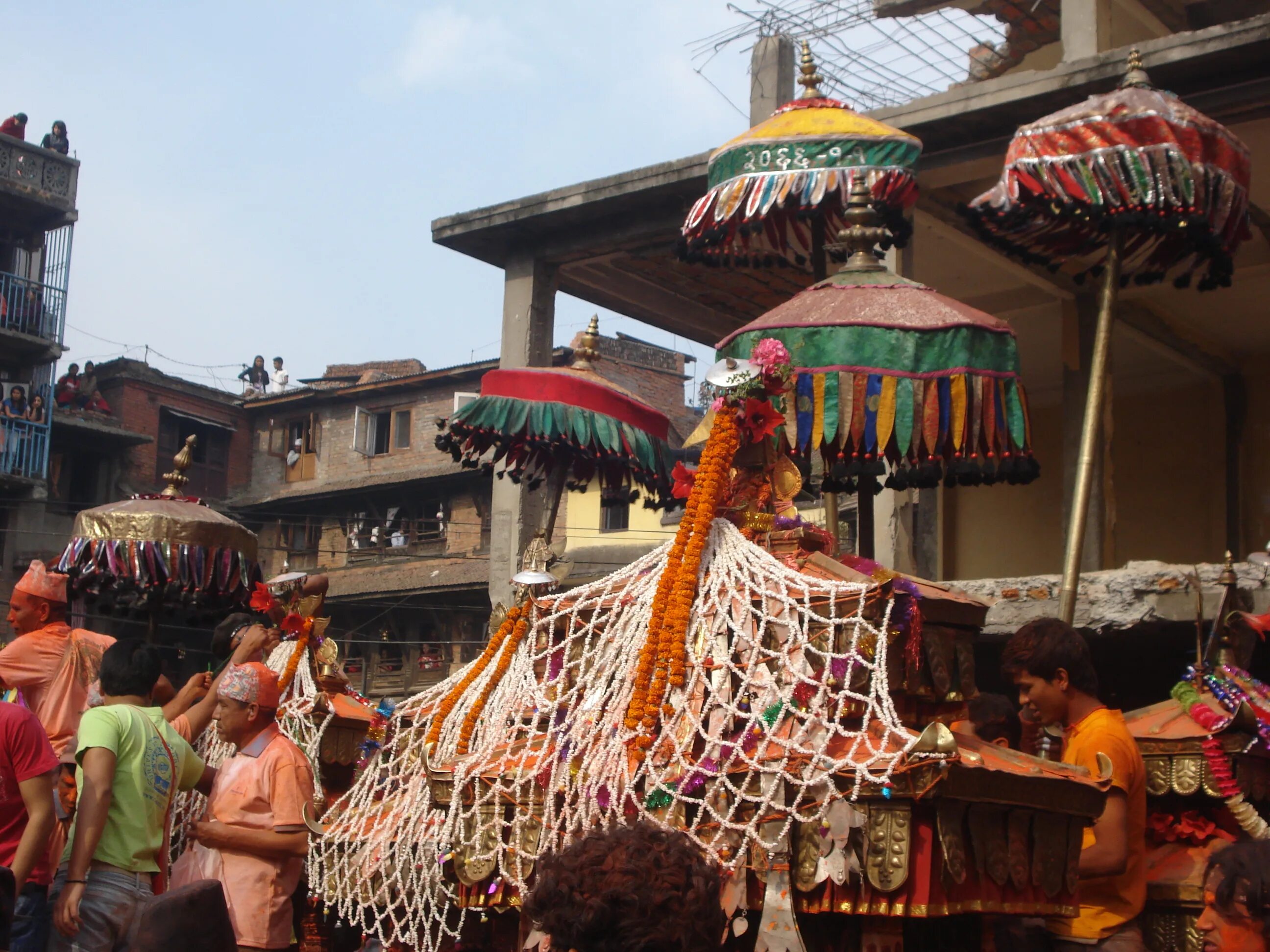 Бискет джатра. Непал индра джатра. bisket jatra nepal. bisket jatra festival.