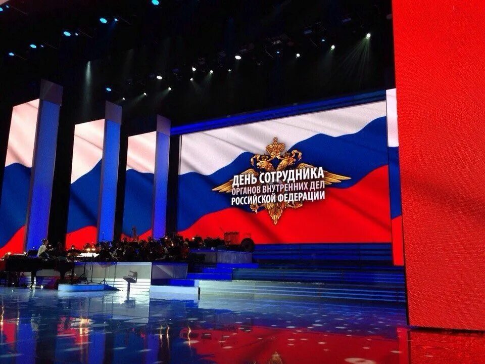 День победы концерт кремль. Государственный кремлёвский дворец. Концерт в кремлевском дворце. Концерт кремлевский дворец. Концерт 9 мая.