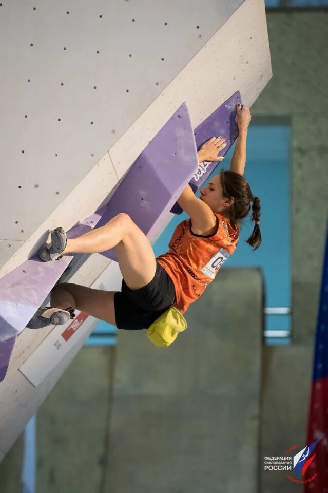 Скалолазание в городе железногорске. Скалолазание соревнования. Соревнования по скалолазанию. Всероссийские соревнования по скалолазанию. Всероссийские соревнования по скалолазанию.