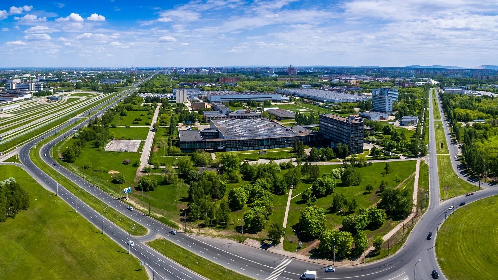 Тольятти завод телефон. Завод АВТОВАЗ Тольятти. АВТОВАЗ сверху Тольятти. Завод Тольятти с высоты. Заводоуправление АВТОВАЗА Тольятти.