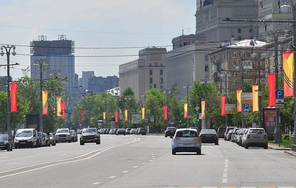 9 мая улица победы. Ул 9 мая Москва. Улицы Москвы 9 мая. День Победы на улицах Москвы.