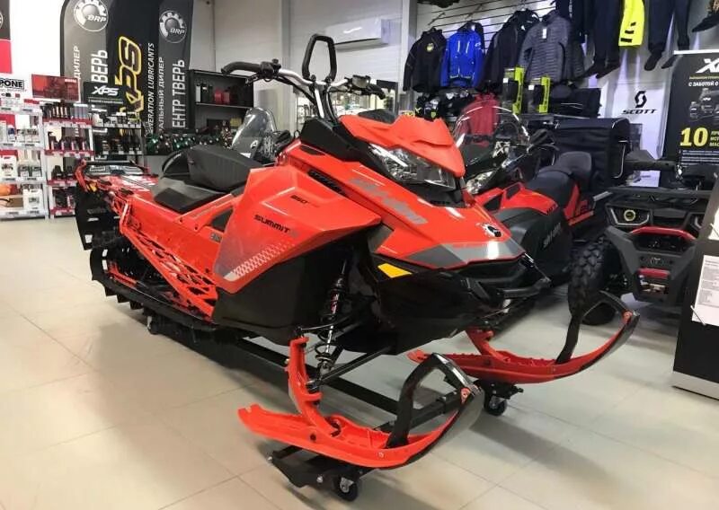 Купить снегоход саммит. BRP Ski-Doo Summit 850. Снегоход Summit 850. BRP Summit 850. Горный снегоход БРП 850.