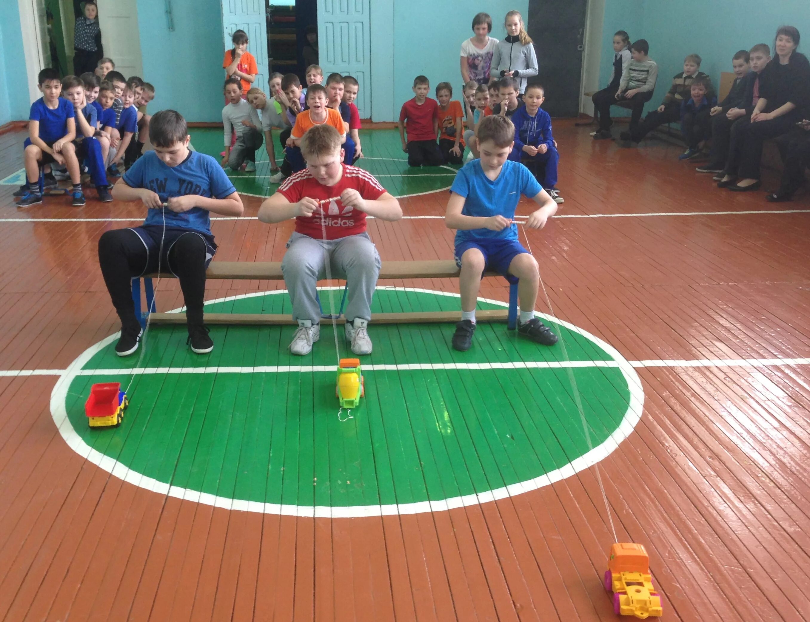 Спортивные веселые старты для детей. Спортивные мероприятия для детей. Весёлые старты эстафеты. Спортивные соревнования веселые старты. Весёлые старты в начальной школе.