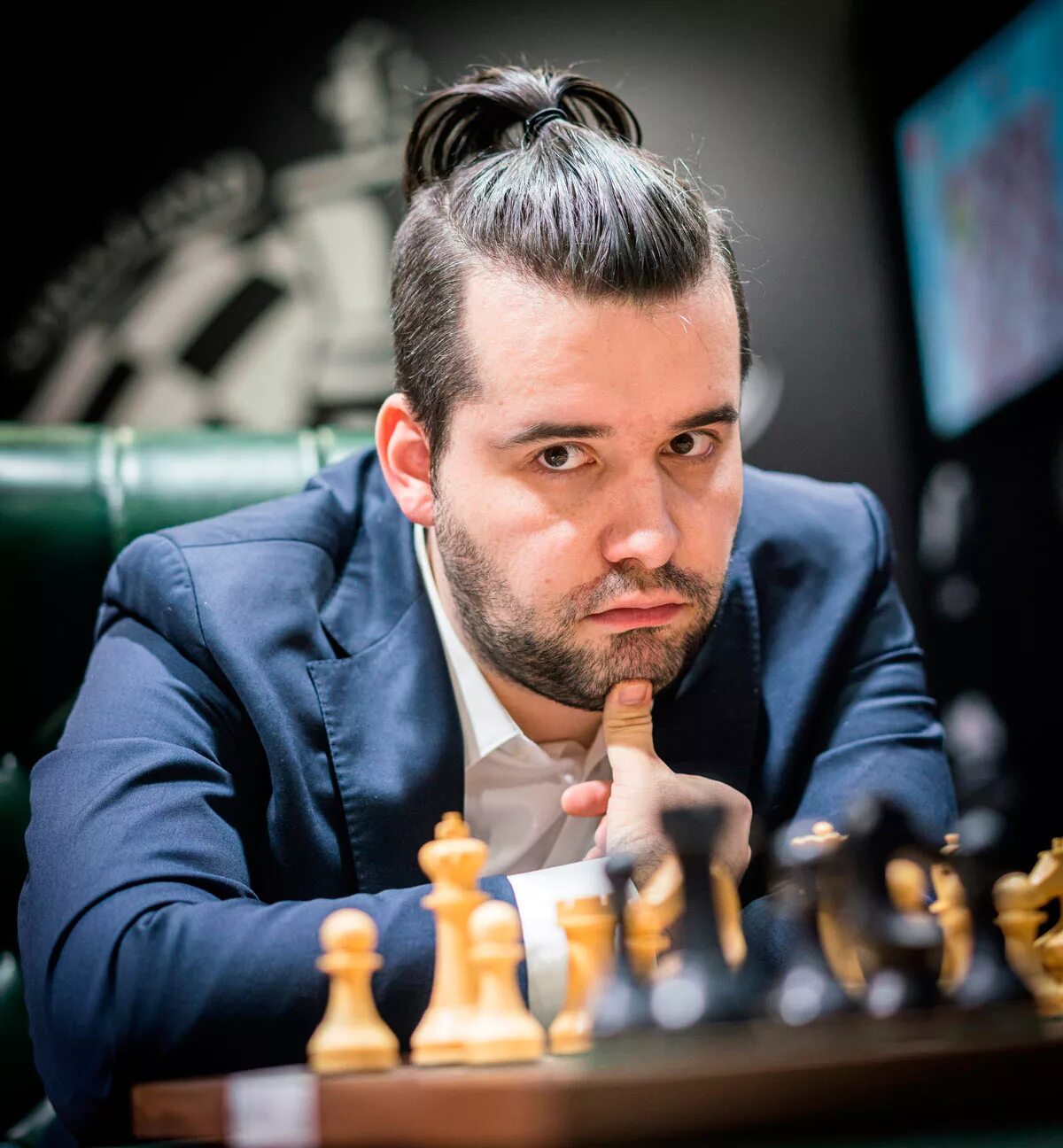 Ян непомнящий магнус карлсен 2021. Непомнящий шахматы. Ян александрович непомнящий. Непомнящий ян шахматы. Ян непомнящий шахматист.