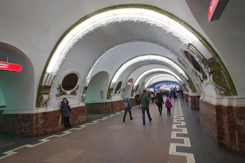 ст площадь восстания.