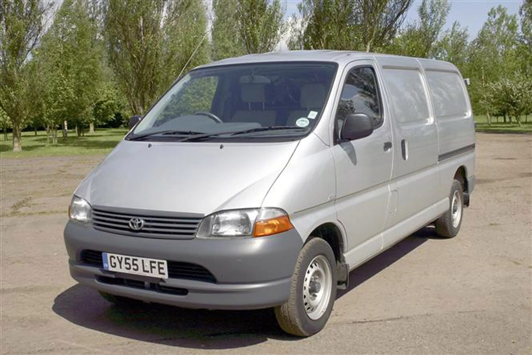Тойота хайс 1999 микроавтобус. Тойота хайс 1999 года. Toyota hiace дельфин. Тойота хайс дельфин европеец. Toyota hiace высокая крыша.