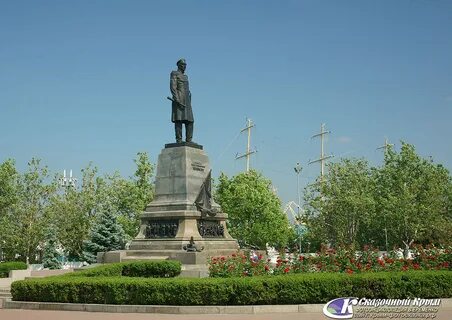 Памятник нахимову