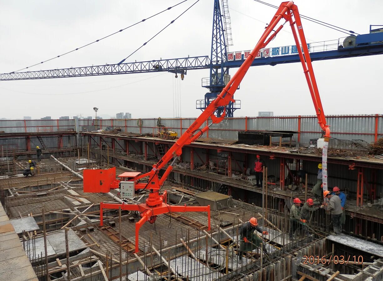 Kr hgy. Concrete placing Boom. Бетонораздаточные стрелы сани для лифта. Тигнари HGY. Spider Concrete Pump.