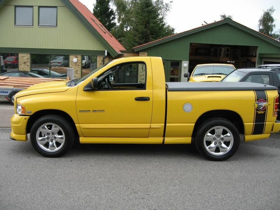 Dodge Ram 1500 Rumble Bee. Ram машина пикап желтый 2023. Dodge Ram 1500 Rumble Bee крышка. Dodge Ram Rumble Bee. Авто бу пикапы