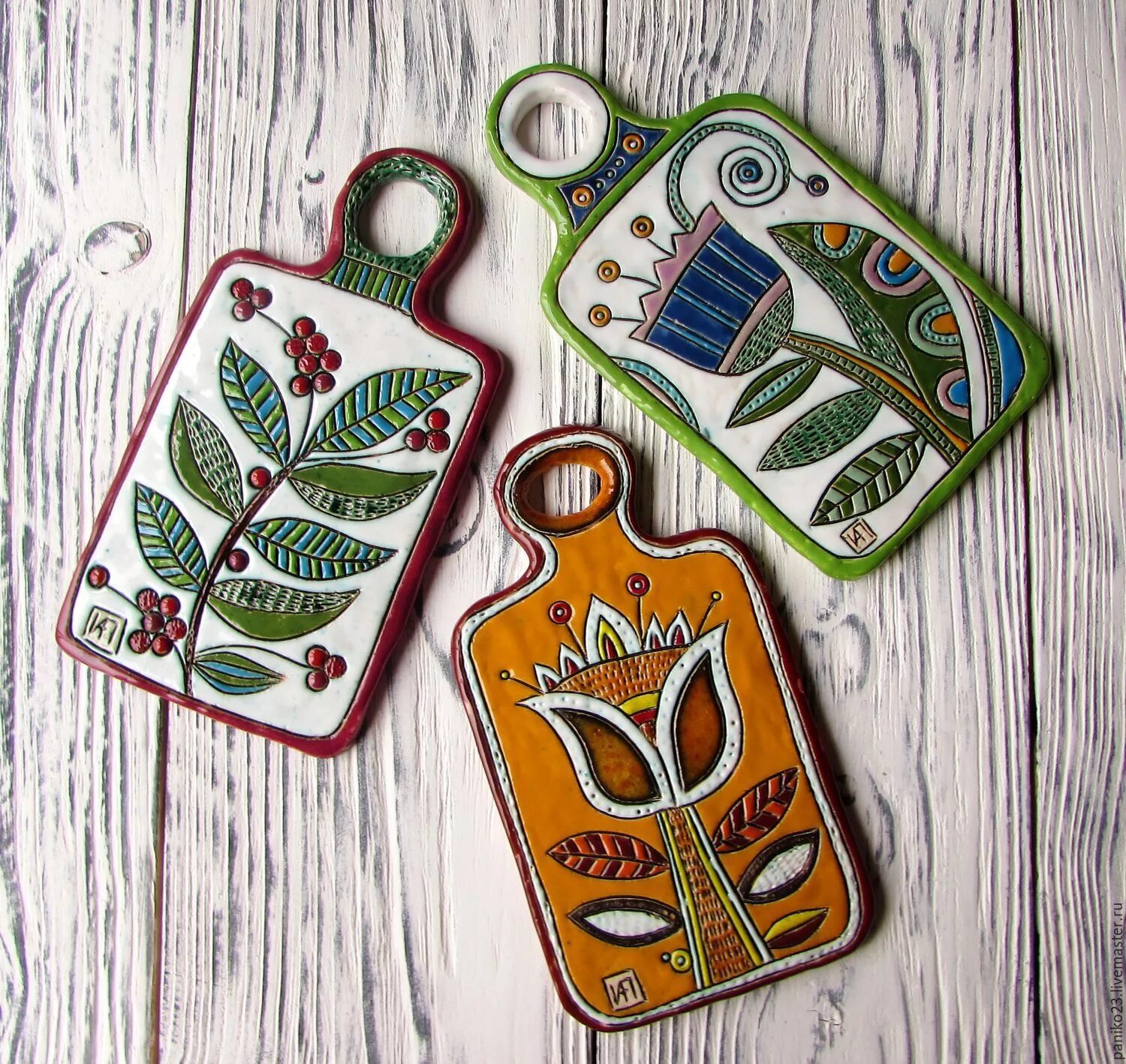 Подставка для чайной церемонии. Имитация дерева на мастике. Чабань kamjove. Доски из шоколада на торт. Доска из глины.