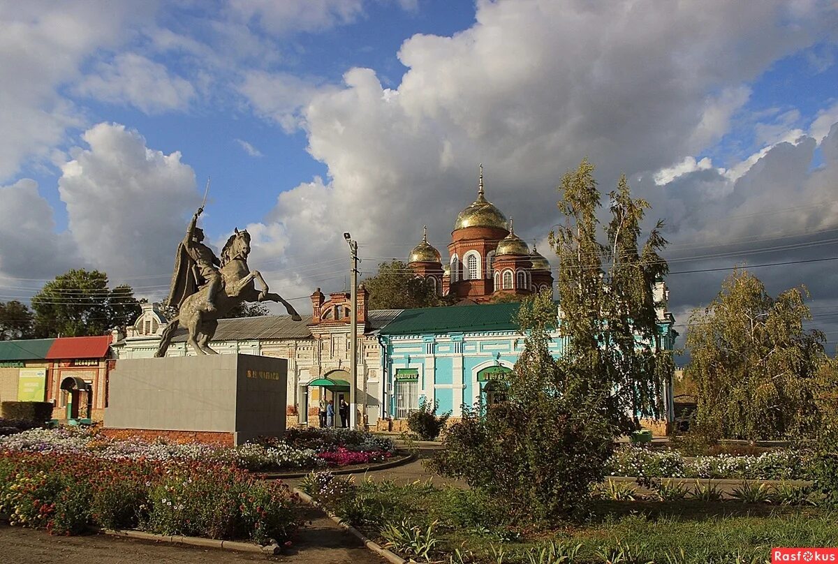 город пугачев памятники. город пугачев памятники. город пугачев памятники. памятник чапаю город пугачев. памятники г пугачева саратовской области.