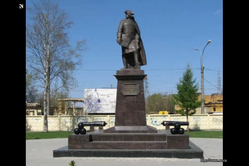 Татищев пермь. Татищев памятник в перми. татищев основатель перми памятник.