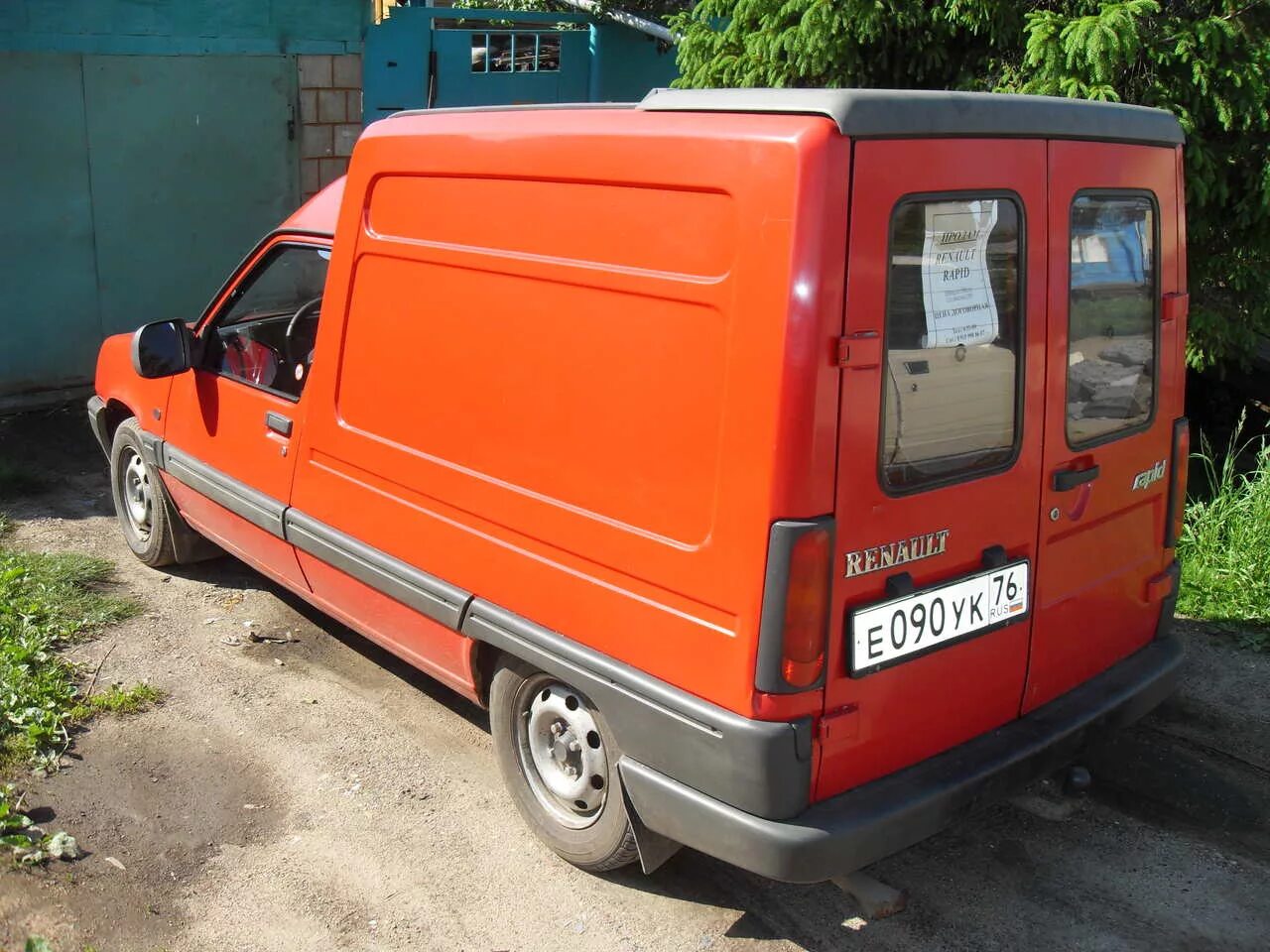 Купить рено оренбургской области. Renault Rapid. Рено Рапид 2014. Рено Рапид машина 92 год. Renault Rapid салон.