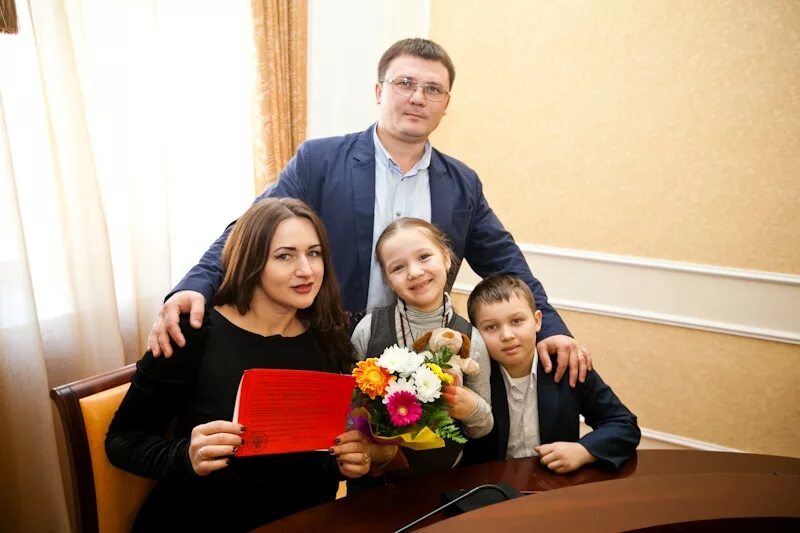 Семья нечаевых. Молодая семья ессентуки. Молодая семья ессентуки. Молодые семьи. Многодетные семьи гтрк ставрополье.