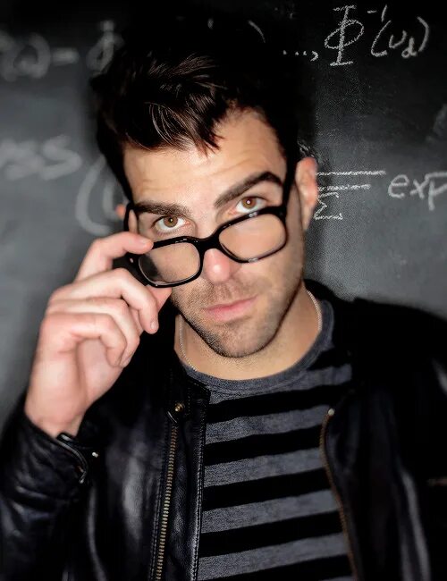 Dan balan сейчас 2022. Старый бог показывает бицуху дота 2. Dan balan фото. Диллон данис. Dan balan 2022 фото.