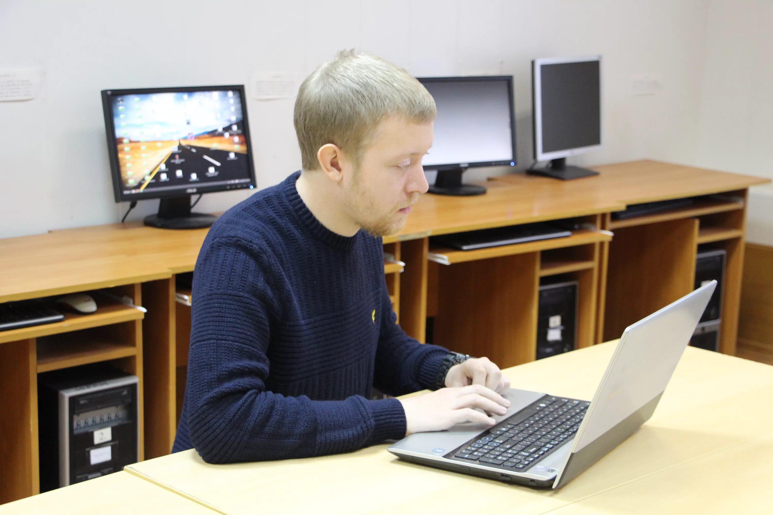 наргуна. ул брянской пролетарской дивизии 7а. памятник воинам водителям брянск брянск. выезд брянск. фото разбитых дорог брянска.