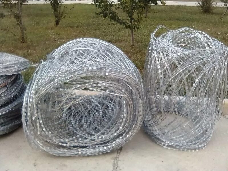 Комплект козырькового заграждения кзр-125 сап-500н дабр. Акл 500 п. Проволока колючая егоза бухта d 500 мм. Акл егоза-900. Егоза акл 500.