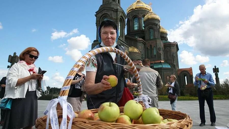 19 августа через. Яблочный спас. Праздник яблок. Яблочный спас 2022. Праздник яблочный спас традиции.