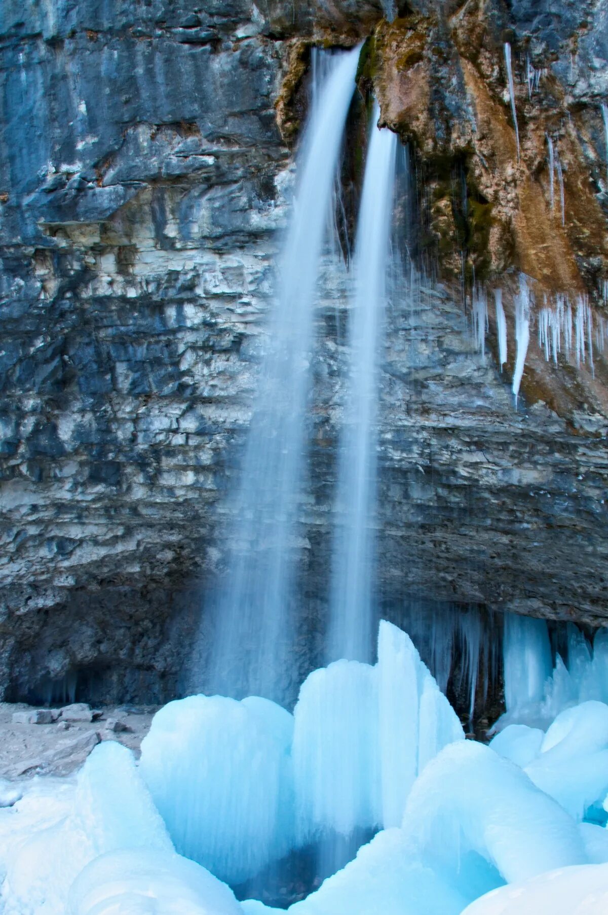 Холодными водопадами