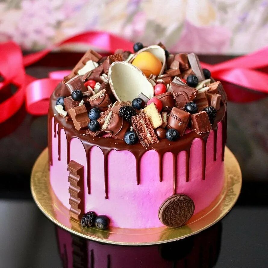 Оформление шоколадного торта для девочки Pin by Marina Nascimento on BOLOS DECORADOS Chocolate cake decoration, Chocolate