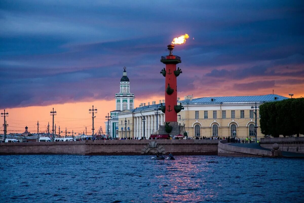 Стрелка Васильевского острова Санкт-Петербург. Ростральные колонны Санкт-Петербург. Ростральные колонны Васильевский остров. Питер стрелка Васильевского острова.