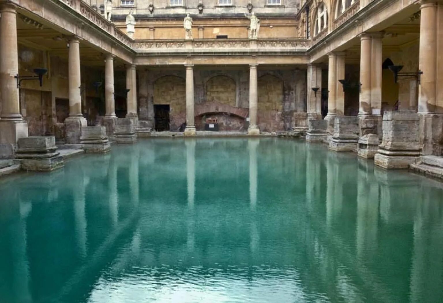 Периодизация античного искусства. Древний рим термы бани купальни. Бат великобритания римские термы. Слайд с источниками. Древнеримские бани.