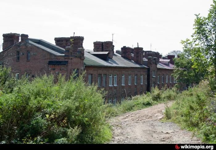 Владивосток казармы. Красные казармы владивосток. казармы владивосток. казармы луговая владивосток. казарма новик владивосток.