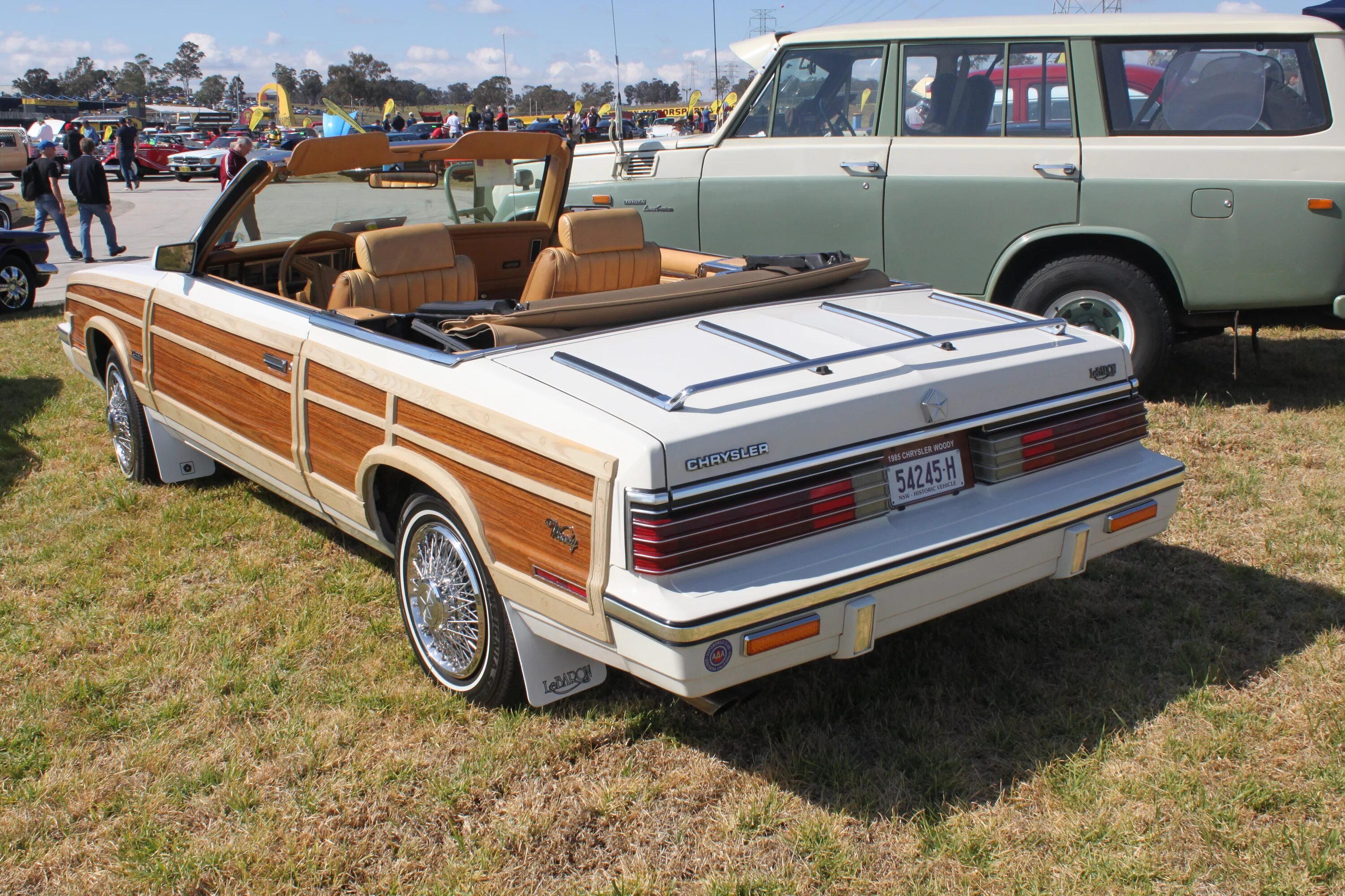 Country mark. Крайслер 1985. Крайслер кабриолет 1985. Chrysler le Baron Town and Country Convertible 1984. Crosstown Chrysler.