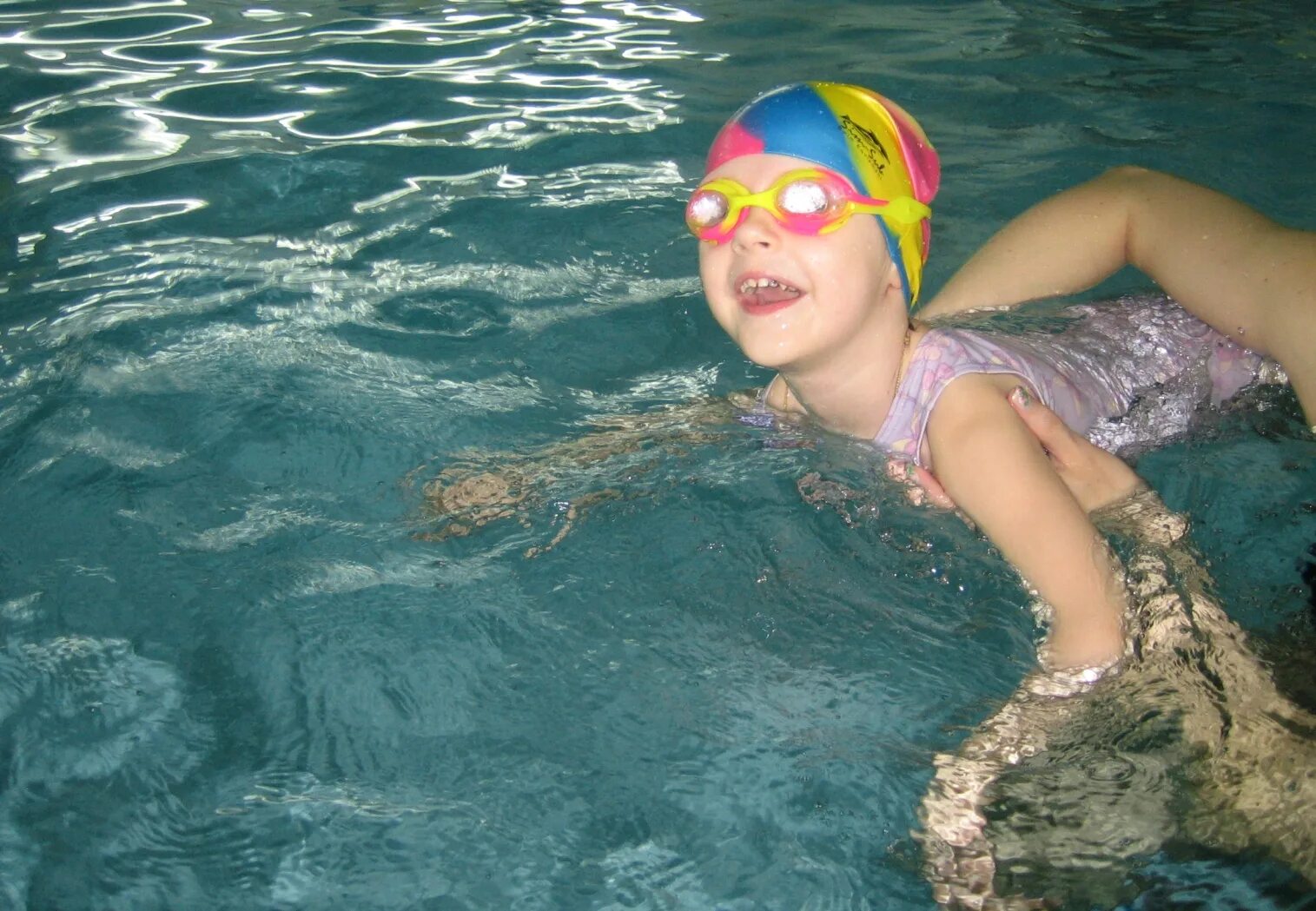 Гидрокинезотерапия ДЦП. Плавание для детей с ДЦП. Дети с ДЦП В бассейне. Гидрореабилитация для детей. Дцп купание