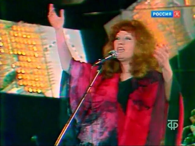 Послушать аллу пугачеву арлекино. Пугачева сопот 1978. пугачева сопот 1975. пугачева в сопоте. пугачева сопот арлекино.