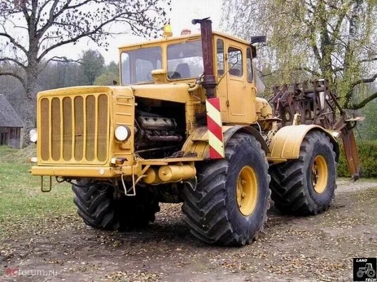 Большие советские трактора. Кировец к 700 горбатый. Трактор Horsch k735. K700 трактор СССР. Кировец трактор 1970-80.