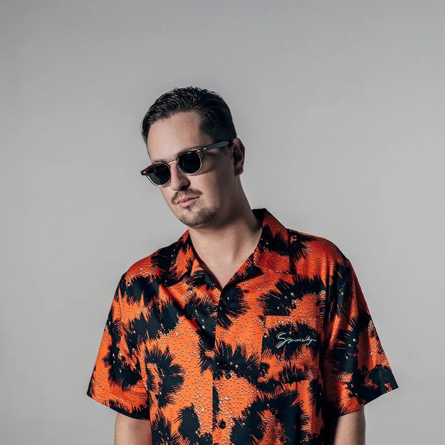 Robin schulz only way is up. Robin schulz. мэтью шульц. робин шульц rockstar baby.