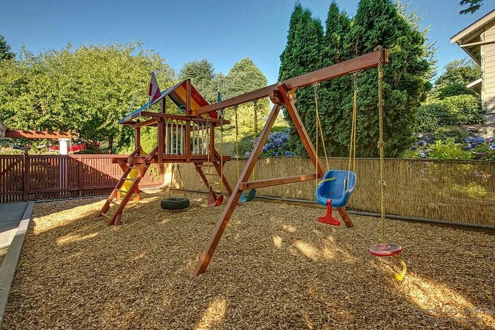 Под playground