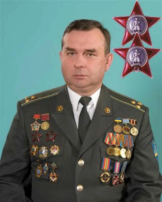 Наград полковник. Кавалер ордена Мужества воин интернационалист. Медали на мундире афганцев.