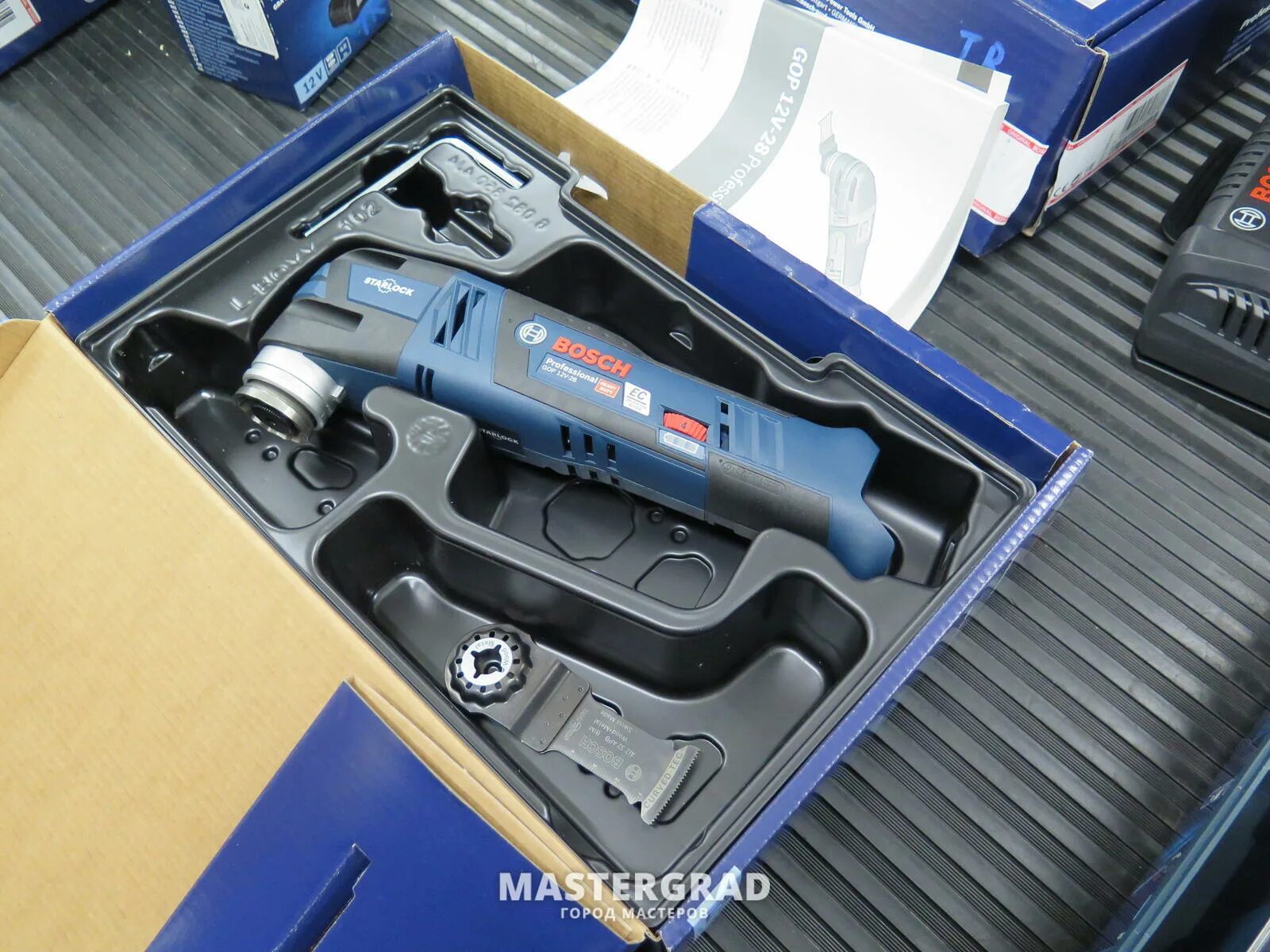 Bosch GOP 12v-28. Реноватор Bosch GOP 12v-28. Мультирезак Bosch GOP 12v-28 Соло. Кейс для Bosch GOP 12v-28. Bosch solo 12v