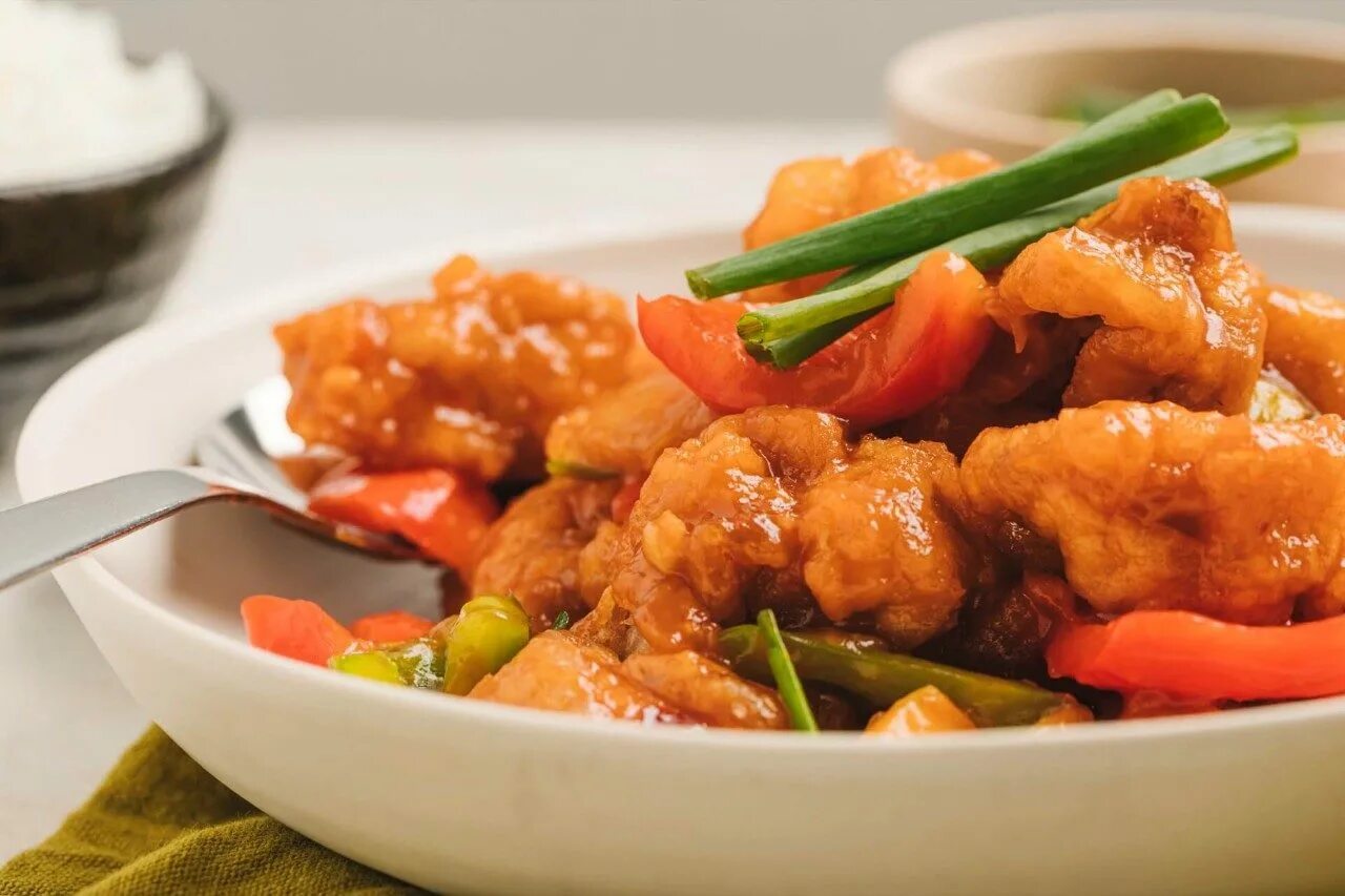 Sweet and sour. Sweet and Sour Chicken. Sweet and Sour Fried Chicken. Sweet and Sour Chicken дорама. Spicy Chicken in Sweet and Sour Sauce.