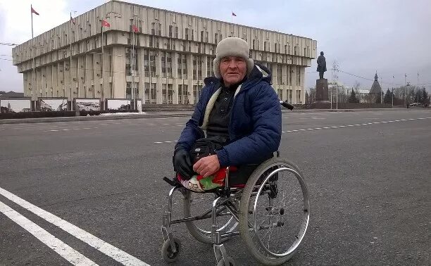 Инвалидов бросают. Инвалидов бросают