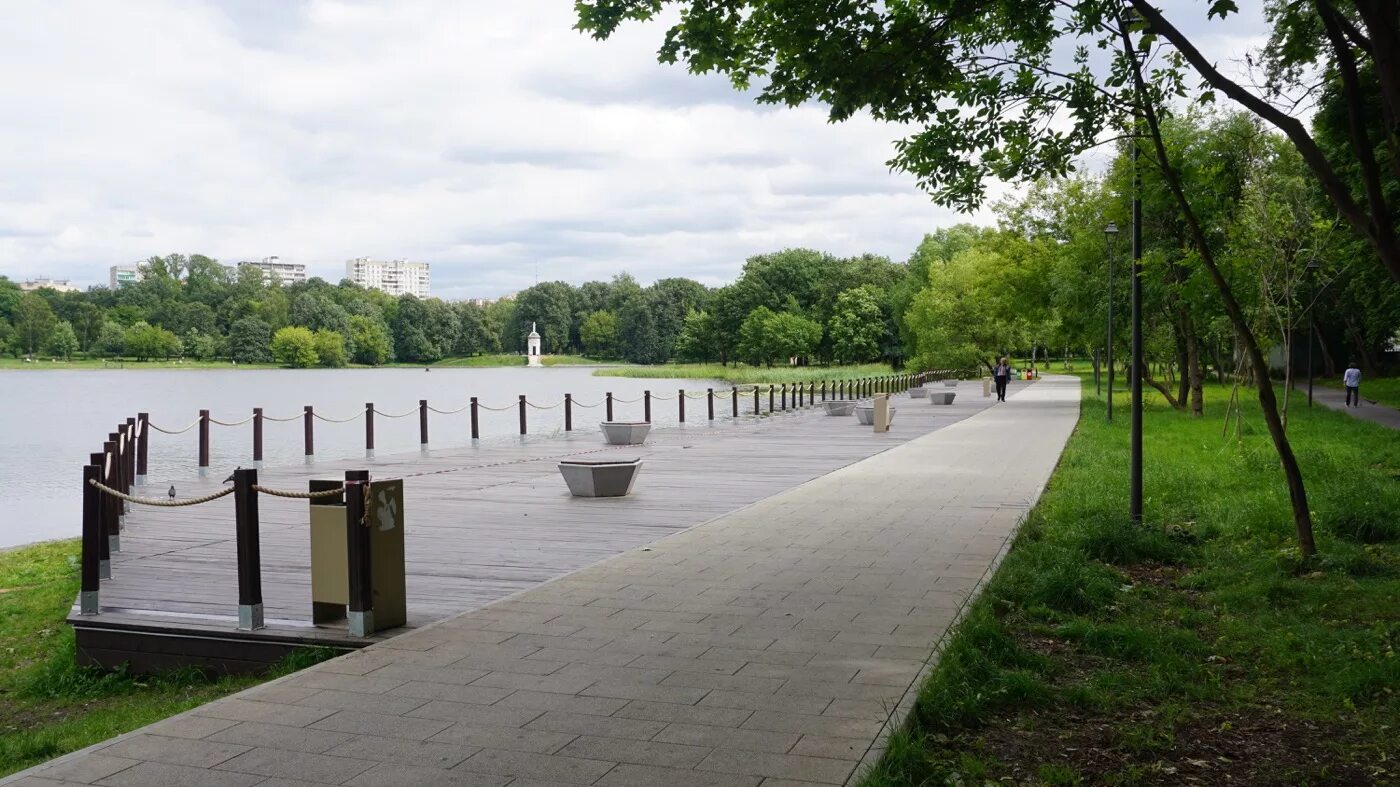 Головинский пляж. Головинский парк пляж. Головинские пруды москва. Парк у головинских прудов москва. Головинские пруды 2022.