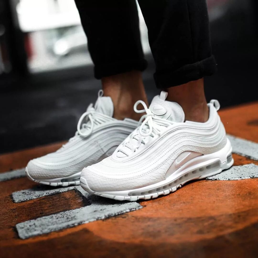 Air max 97 белые. Nike air max 97 triple white. Nike 97 white. Найк аир макс 97 белые. Nike air max 97 белые.