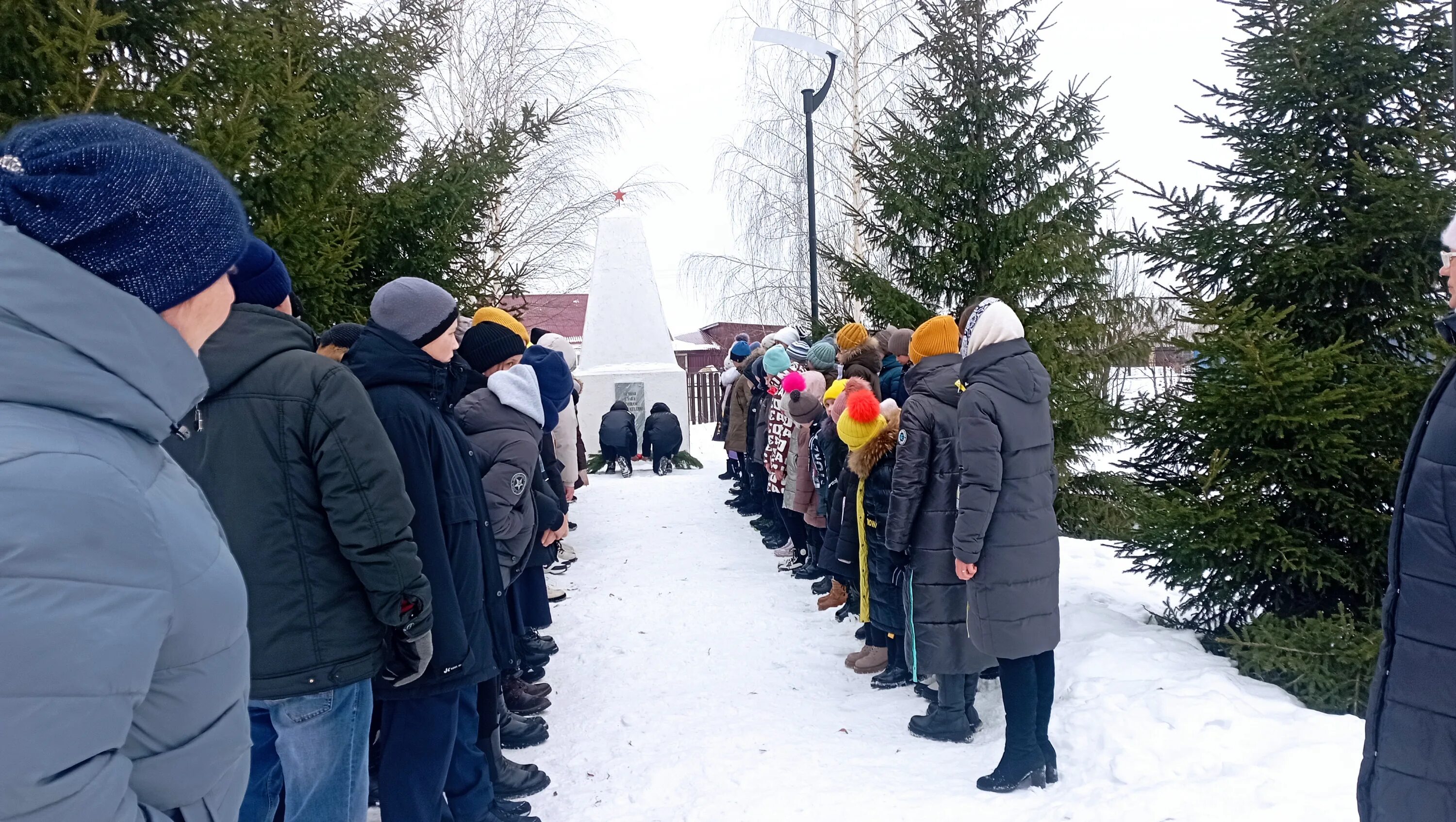 Митинг на 23 февраля у памятника