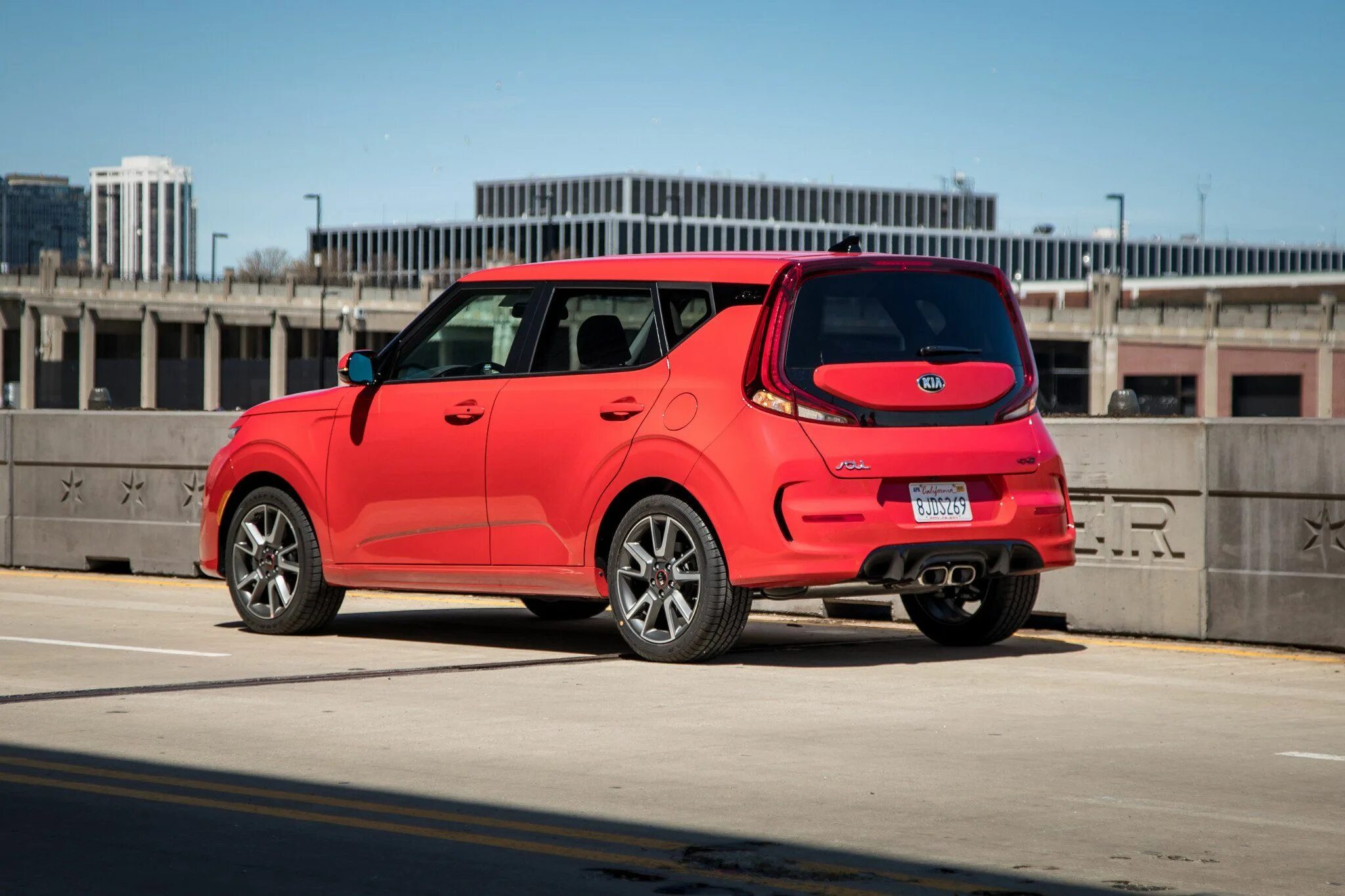 Купить Kia Soul в Москве Soul 2.0 6АТ (150 л.с.) FWD Premium купить от 1208000 р