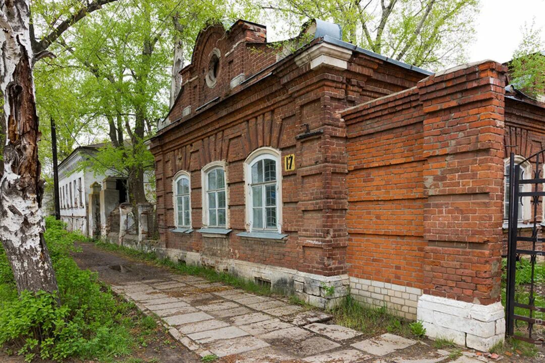 Г флигель. Флигель гимназии косицына. флигель кирпичный 19 век. усадьба щелокова нижний флигель. калязин гимназия.