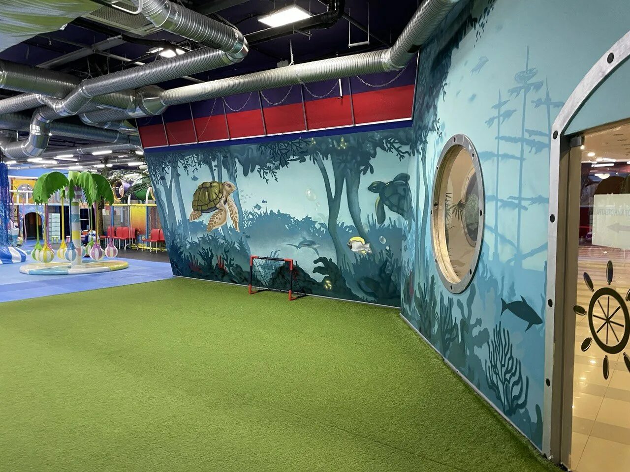 тц город лефортово детская комната. детский клуб остров. остров лефортово. восточный ветер тц остров. остров маркос молл детский клуб.