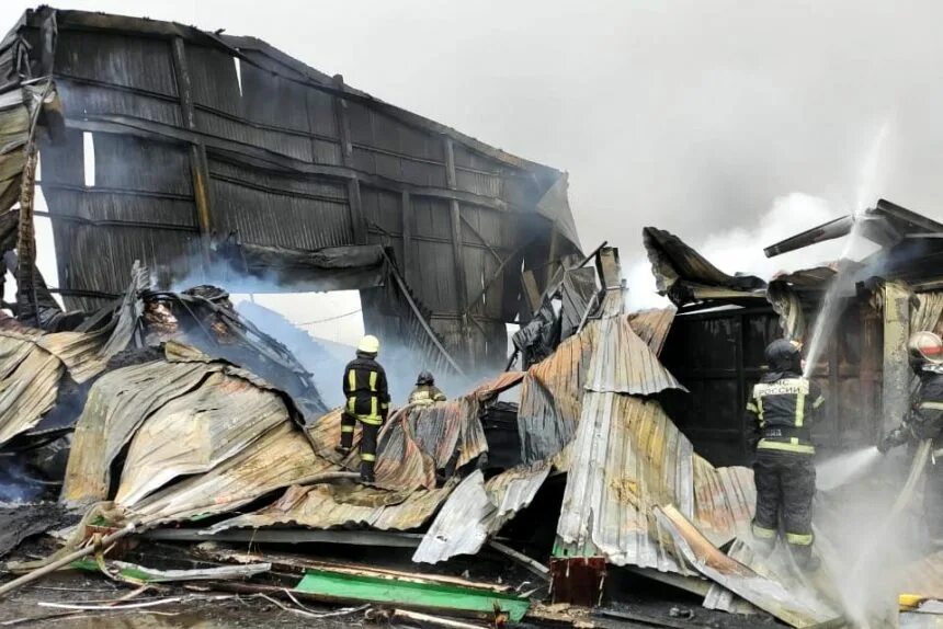 что случилось сегодня на пискаревском. перекресток на руставели. горит нефтебаза. что случилось сегодня на пискаревском. что случилось сегодня на пискаревском.