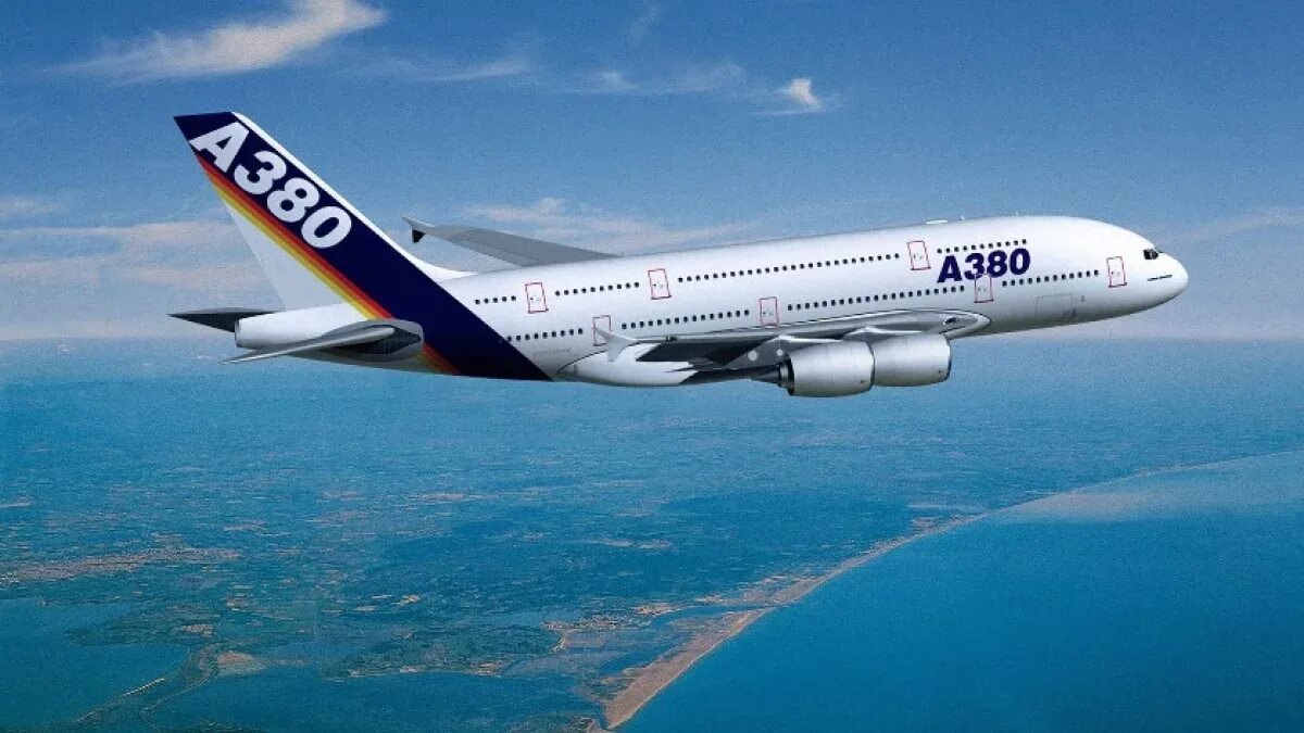 Значение слова аэробус. Airbus a380 и Boeing 747. A380 и Boeing 747. Airbus 747. Airbus a38.