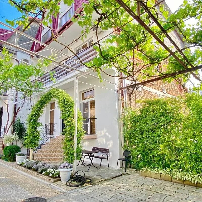 Дом у моря сухум. Дом у моря сухум. Гостиницы в сухуми абхазия на берегу моря. Пляж дель мар сухум. Гостевой дом в абхазии сухуми.