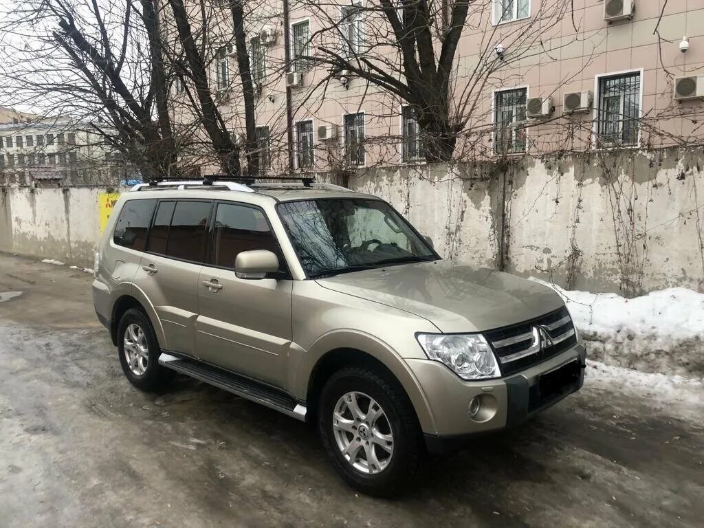 Mitsubishi Pajero бежевый 2008. Pajero 4 3.8. Митсубиси Паджеро 4 2008. Mitsubishi Pajero 3.8 at. Митсубиси паджеро 4 3.0 купить