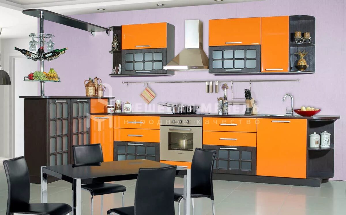 Кухонный гарнитур оранжевый с серым. Оранжевая кухня с барной стойкой. Кухня с оранжевым гарнитуром. Кухонный гарнитур двухцветный. Кухни тут москва