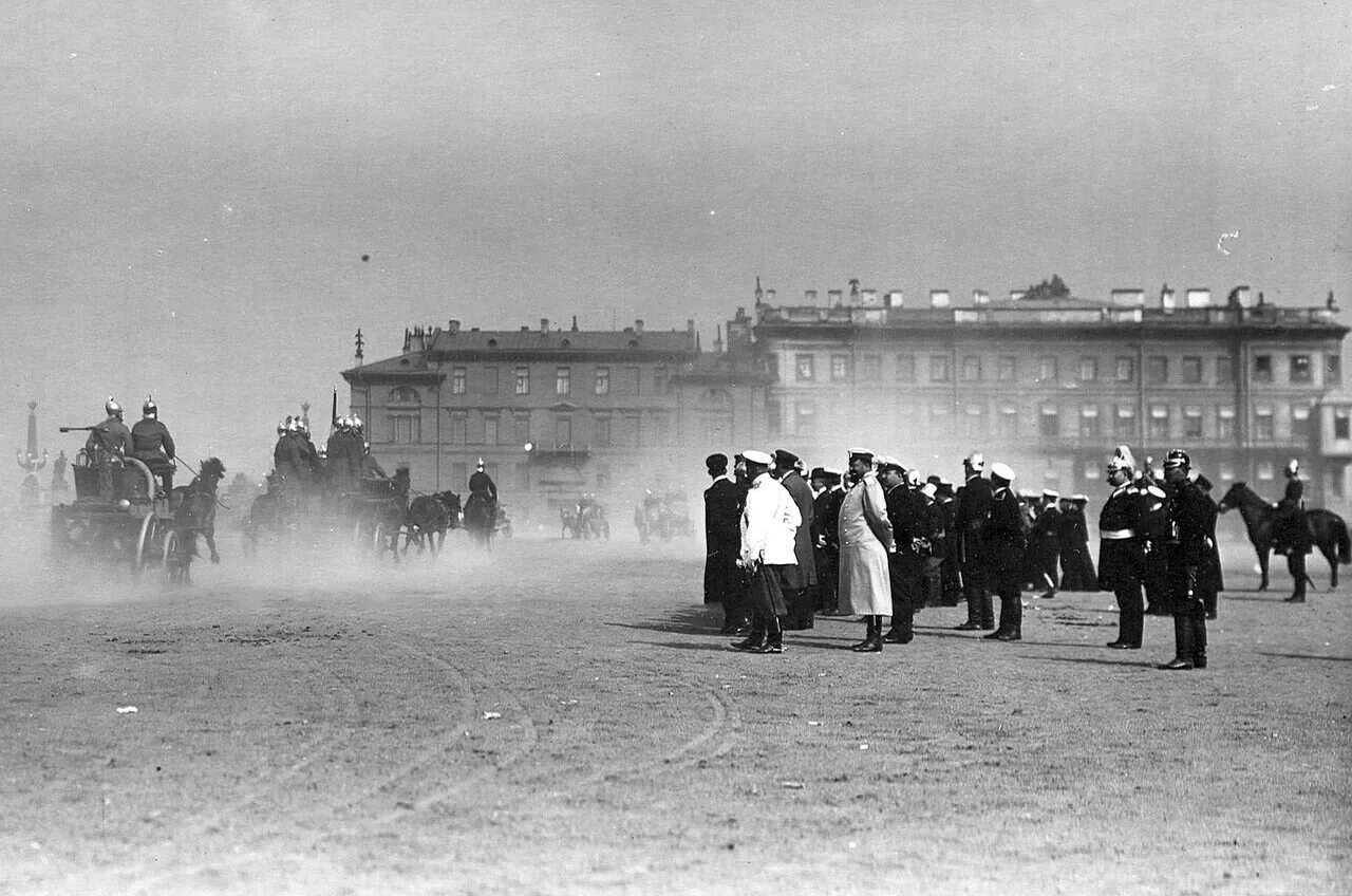 Марсово поле в Санкт-Петербурге. Марсово поле парад 1903 года. Марсово поле «Царицын луг». Марсово поле Ленинград. Кто собирался на марсовом поле